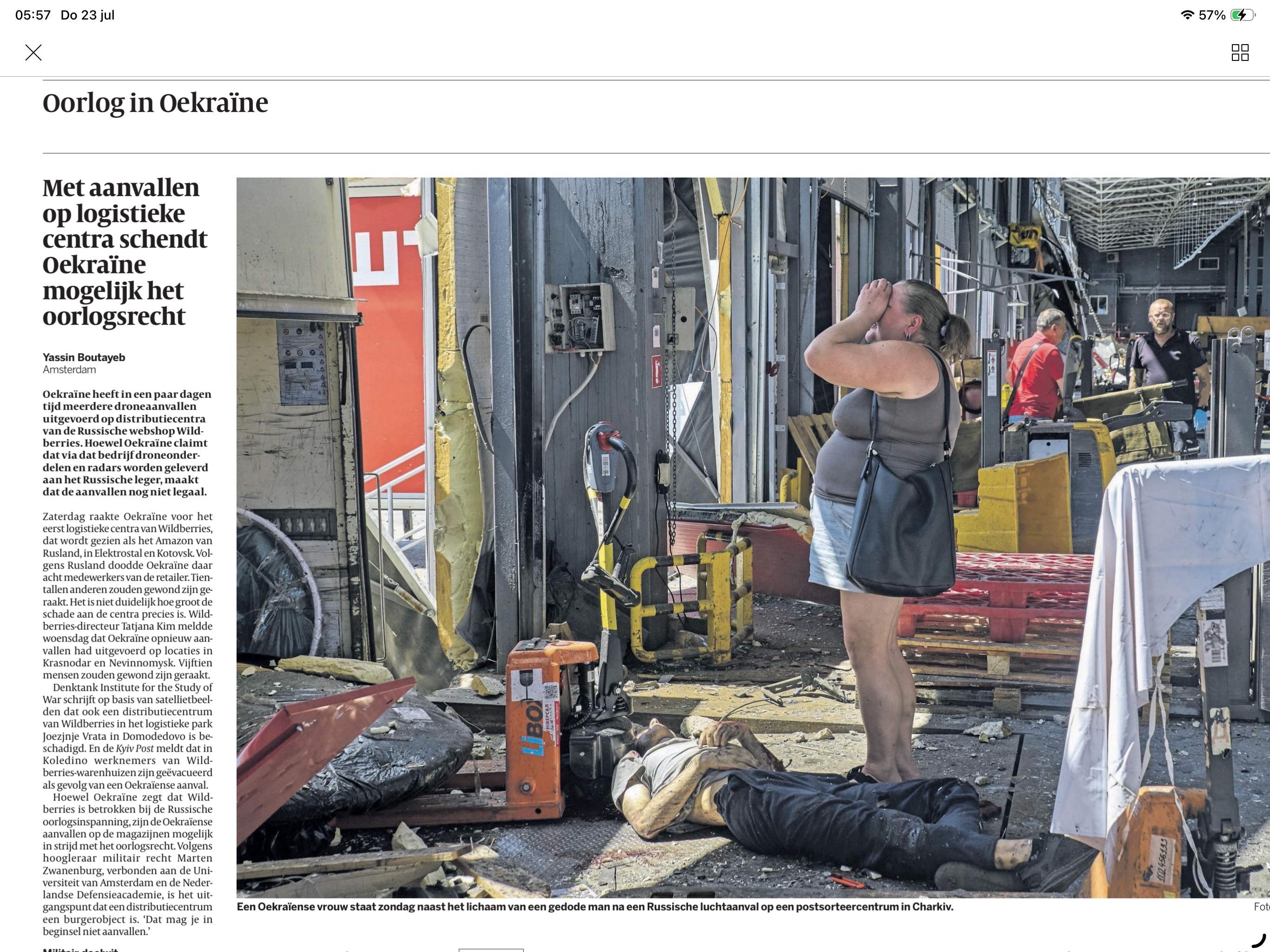 Scan van artikel in de Volkskrant waarin gesteld wordt dat Oekraine met aanvallen op logistieke centra mogelijk het oorlogsrecht schendt. Link naar artikel in toot.