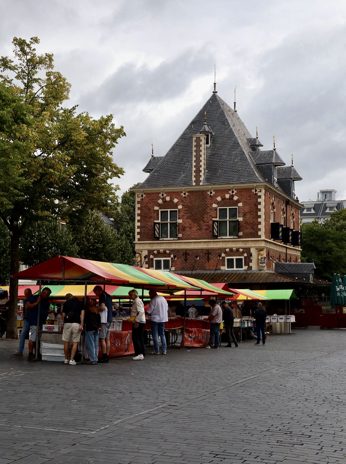 Markt bij oude waag